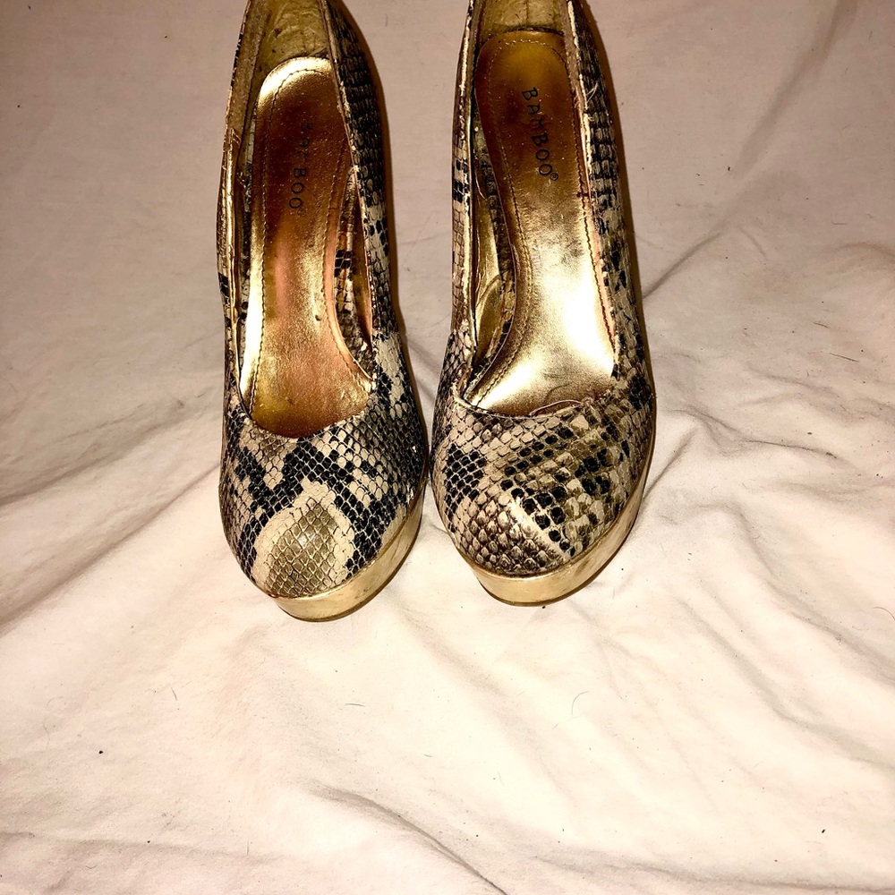 Snakeskin heels - Picture 3 of 3